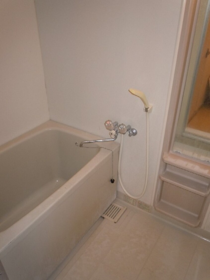 バス／シャワールーム等 ファミ－ル中野島