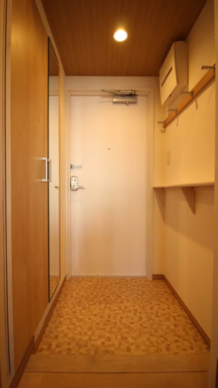 玄関 コムデ・ビュ－