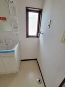 洗濯機置場 ウェルスィ－中山Ａ棟