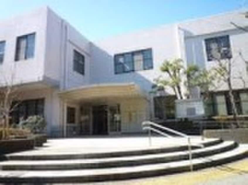 港南図書館(図書館)まで627m なかじま荘Ａ棟