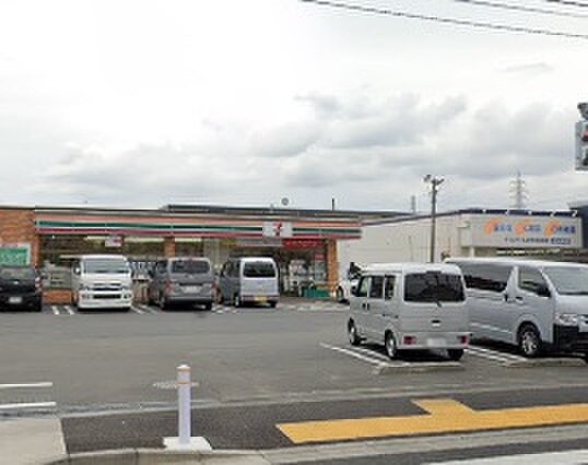 セブンイレブン町田金森店(コンビニ)まで180m フォ－ブル鎌倉