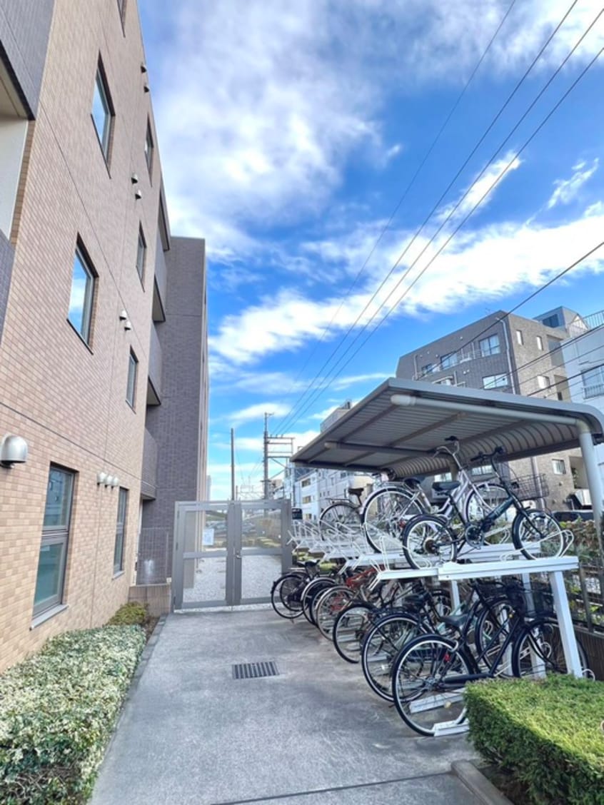 駐輪場 セシリア