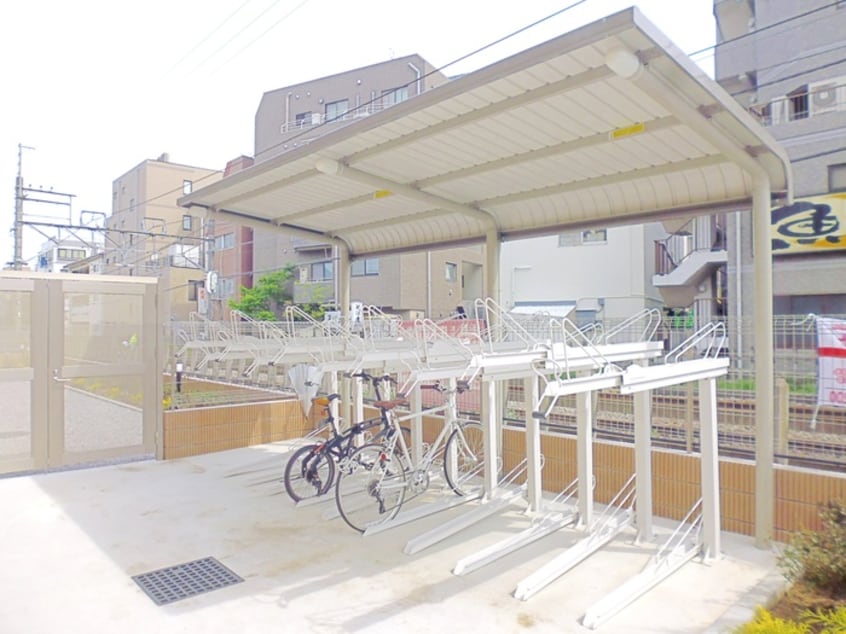 駐輪場 セシリア