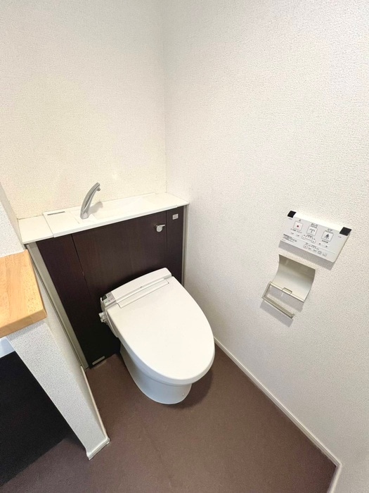 トイレ セシリア