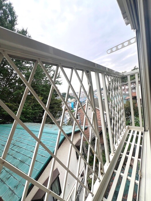 室内からの展望 ﾊｰﾐｯﾄｸﾗﾌﾞﾊｳｽｱﾆｰｶﾞｰﾃﾞﾝ