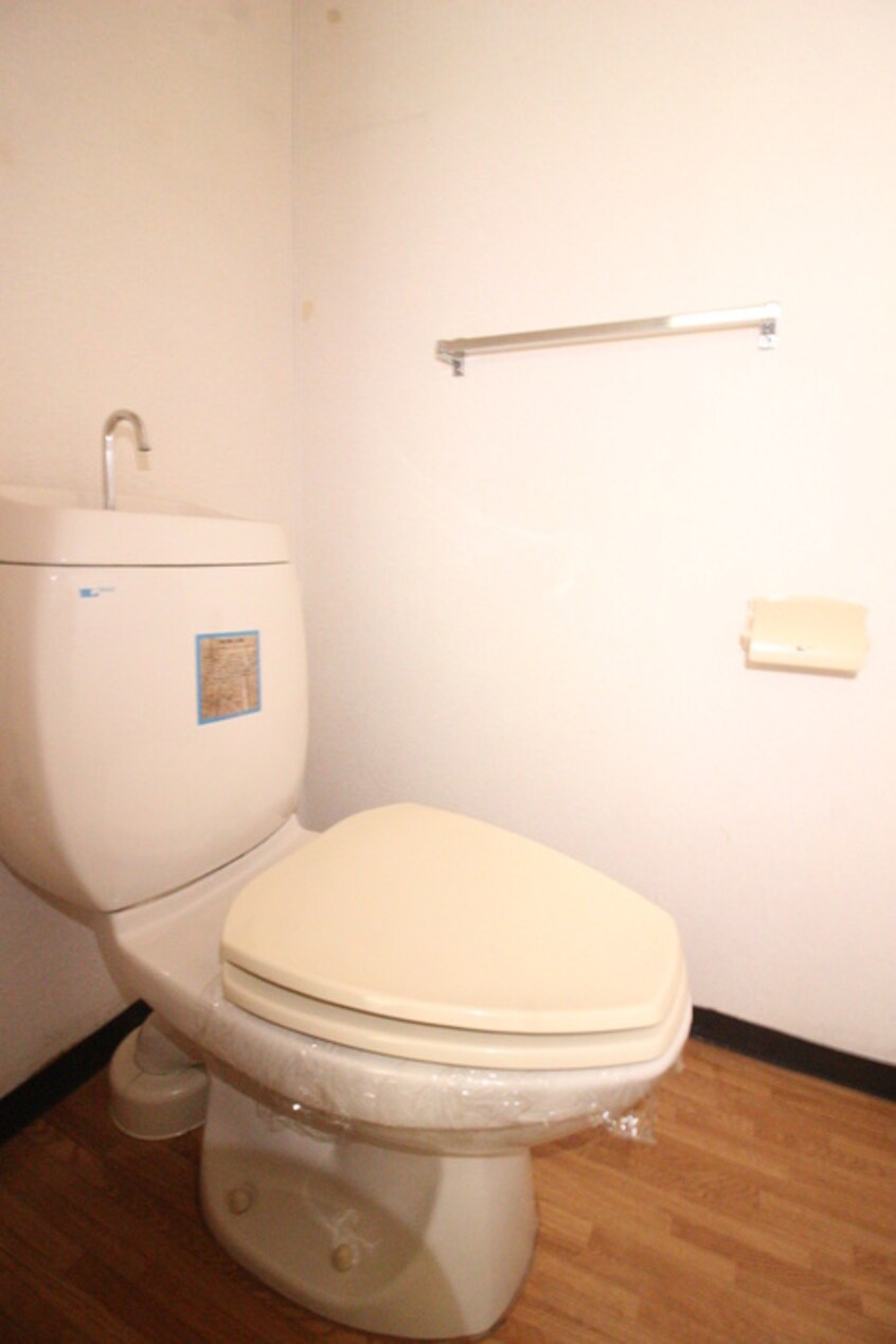 トイレ コ－ポラス新和