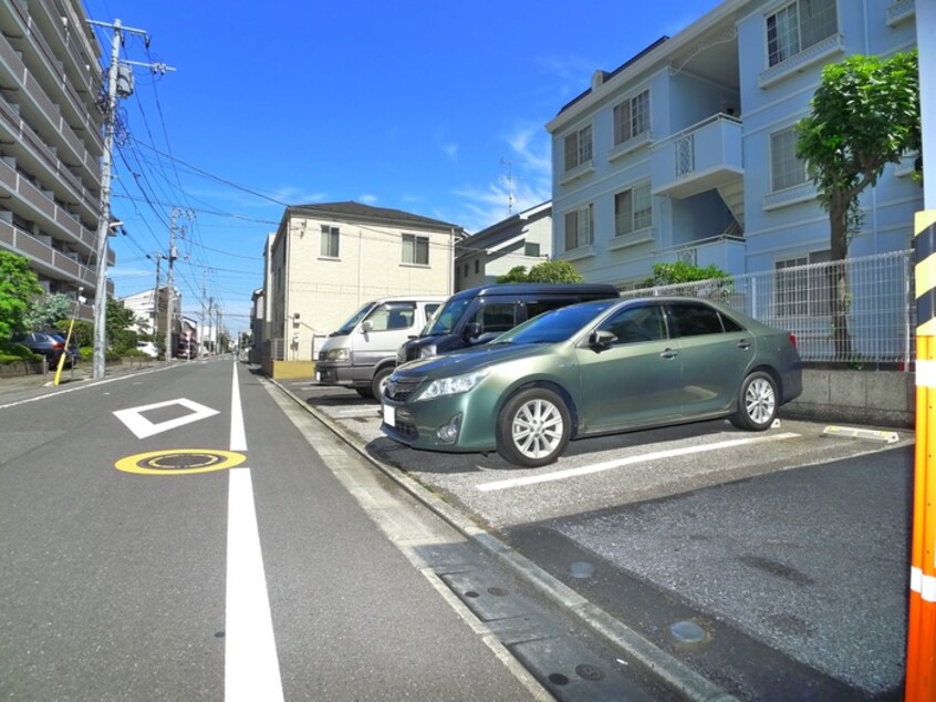 駐車場 一ツ家ウェ－ブタウン６号棟