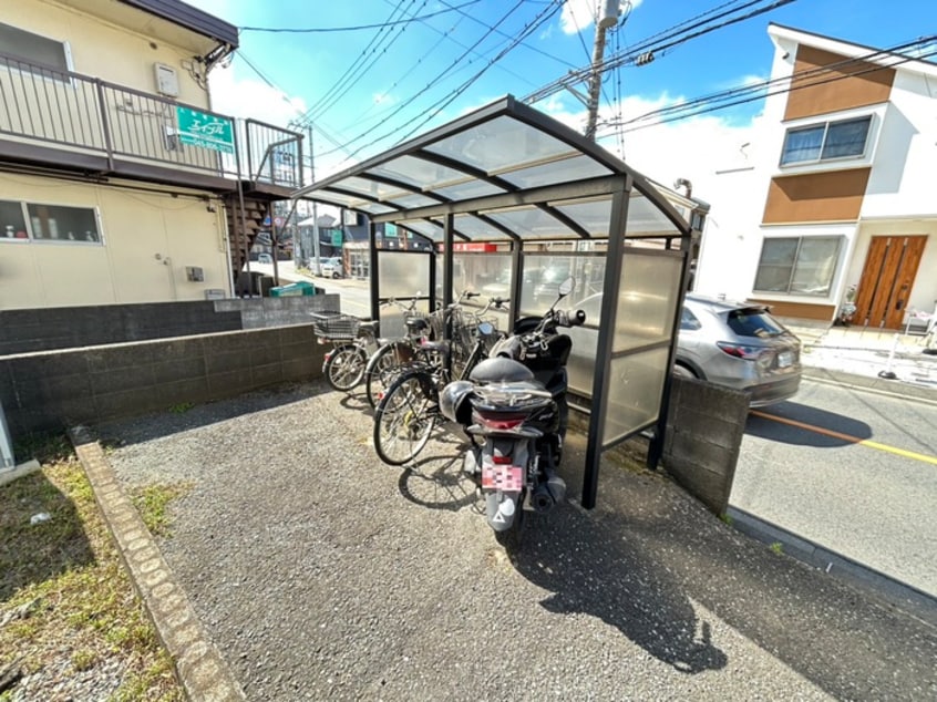 駐輪場 セピア森