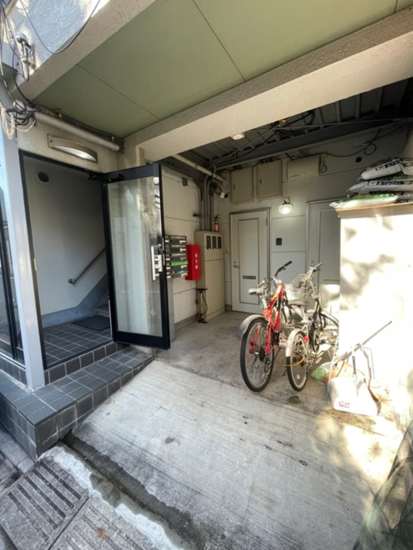 エントランス部分 山英マンション