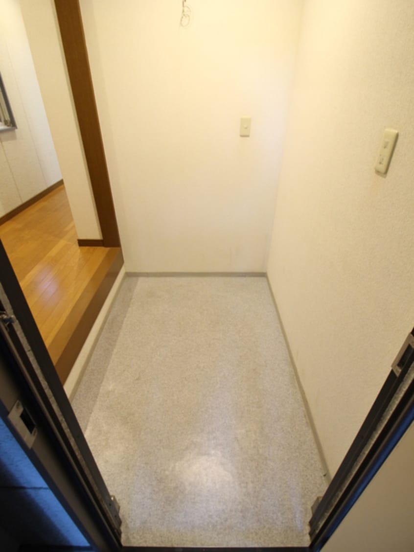 玄関 山英マンション