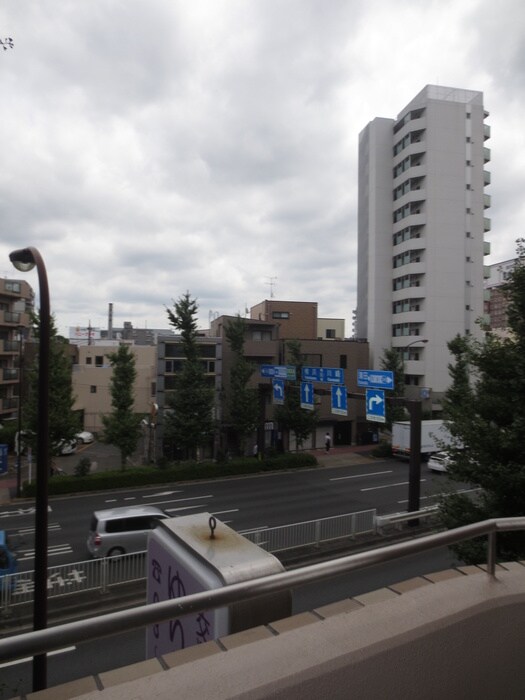 室内からの展望 レイヴァ大橋