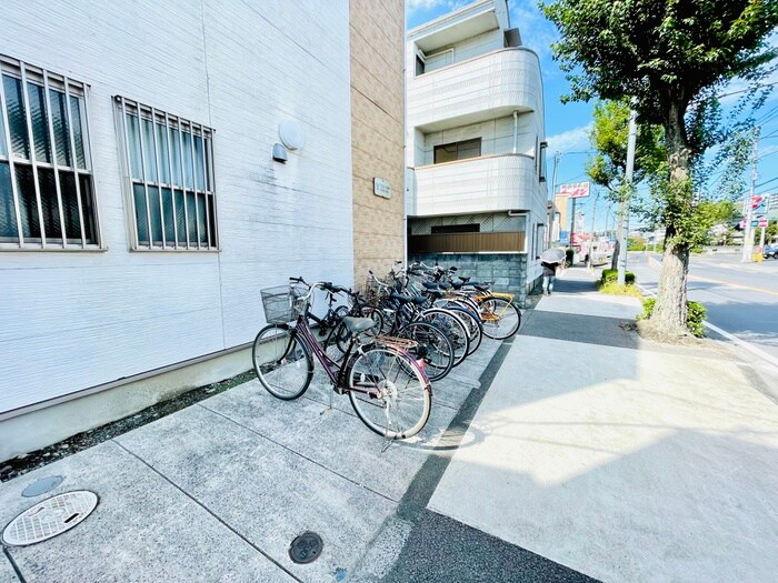 駐輪場 ヴィラ・メゾン鶴川