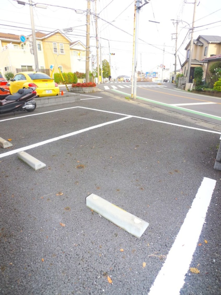 駐車場 メゾン・シャルルーズ