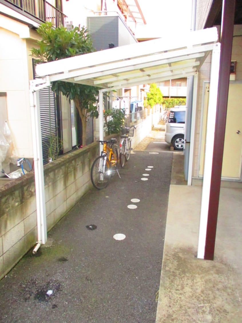 駐輪場 コーポニシキ