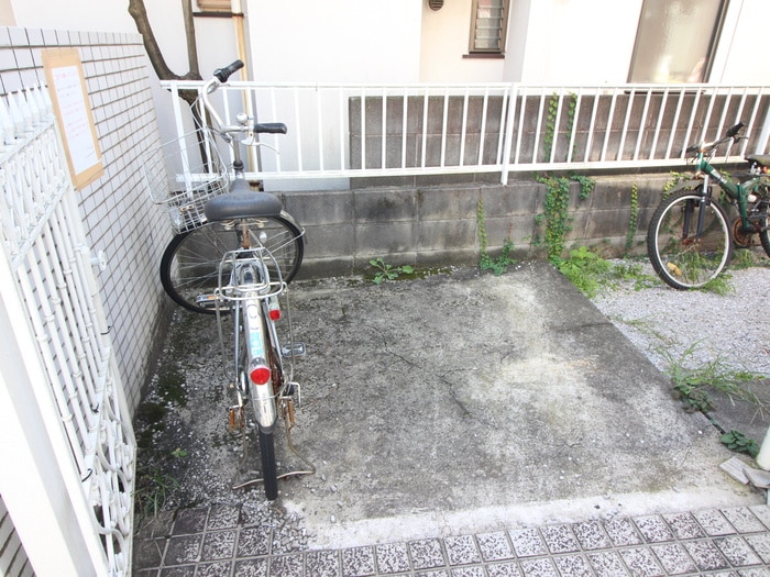 駐輪場 シャルハウス日吉