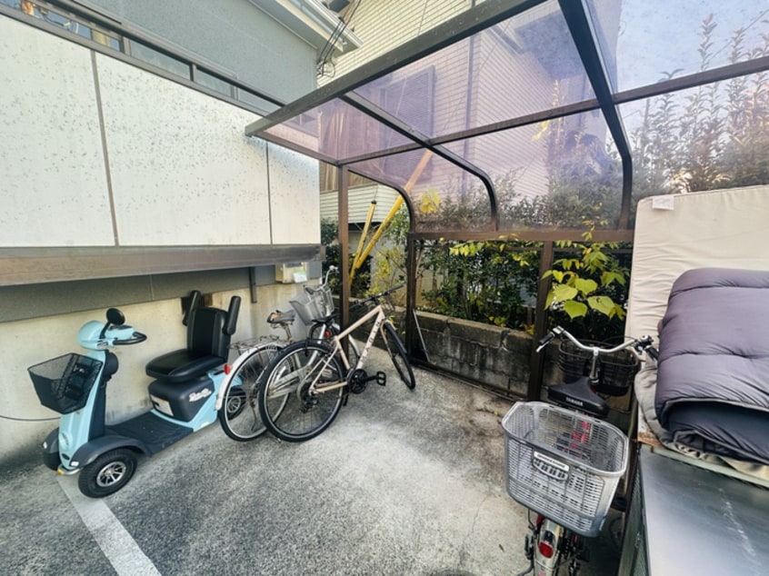 駐輪場 ヴィラアライ成城