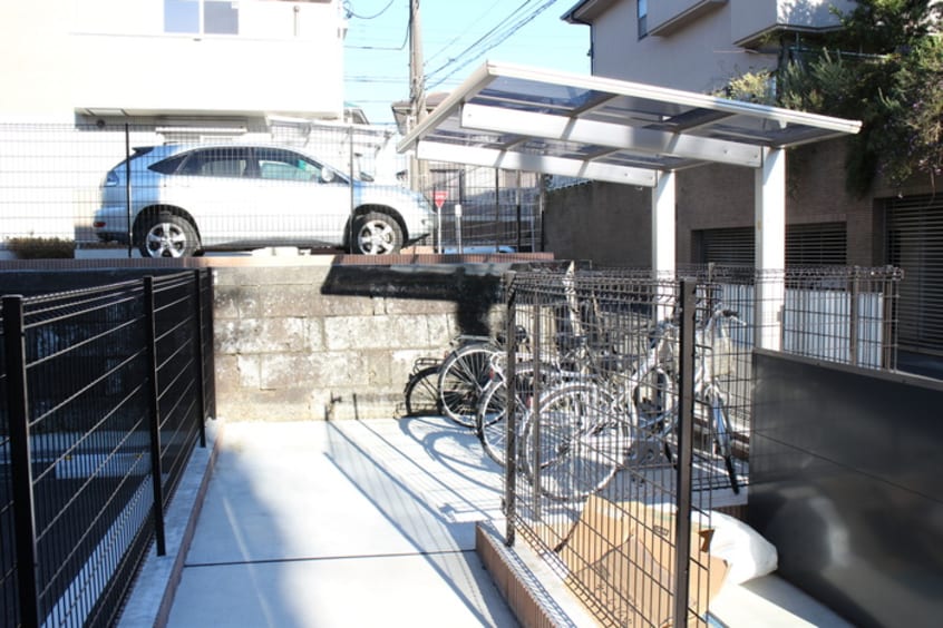 駐輪場 レグルス