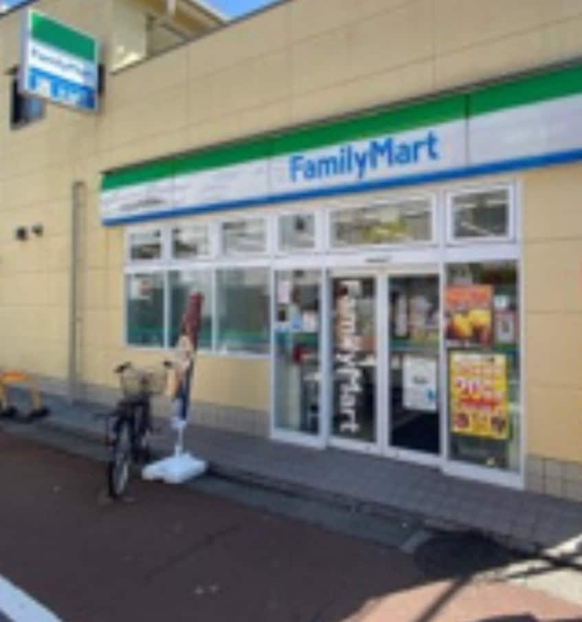 ファミリーマート 伊勢彦鮫洲旧東海道店(コンビニ)まで221m エビスハイツ