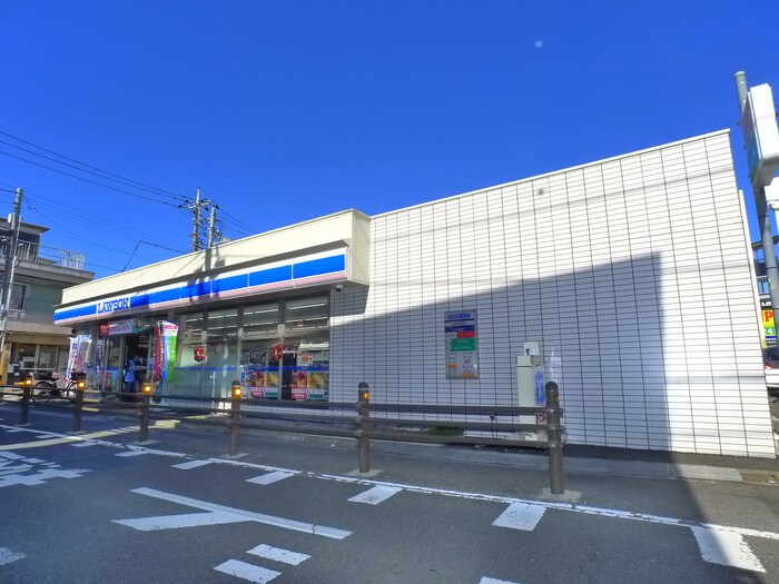 ローソン足立栗原一丁目店(コンビニ)まで520m アダージオ
