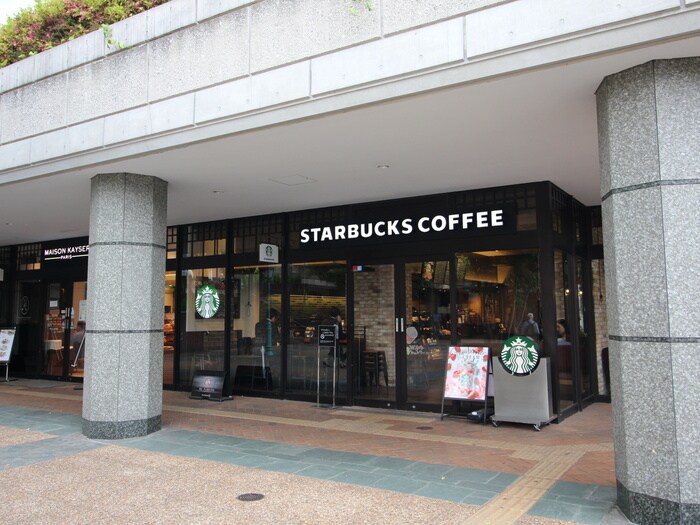 ｽﾀｰﾊﾞｯｸｽｺｰﾋｰ田園調布東急ｽｸｴｱｶﾞｰﾃﾞﾝ(弁当屋)まで553m アイエスハイツ