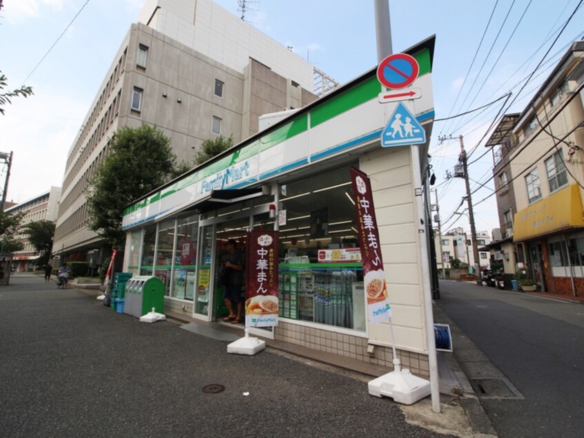 ファミリーマート世田谷新町店(コンビニ)まで405m ワンハイム