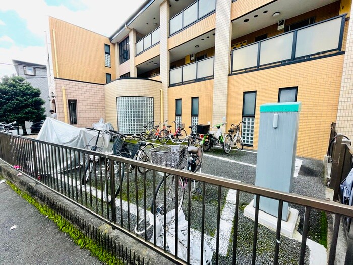 駐輪場 グランド・メゾン細山