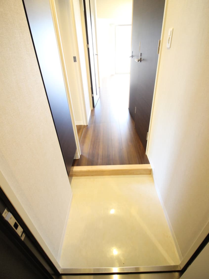 玄関 セントラル王子