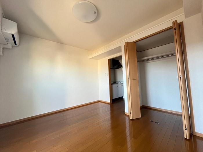 居室 レフィナ－ドＥ