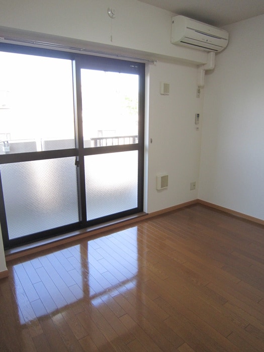 居室 レフィナ－ドＥ