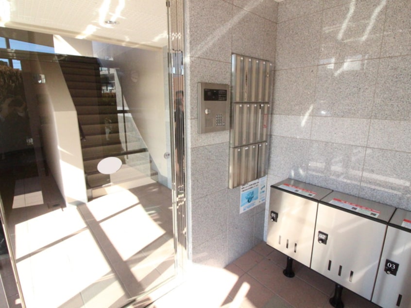 エントランス部分 レフィナ－ドＥ