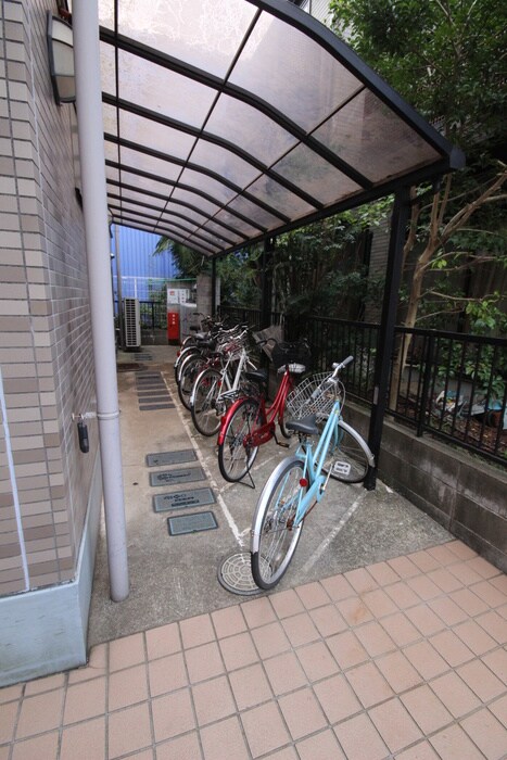 駐輪場 ＡＲＲＯＷＳ－Ｂ