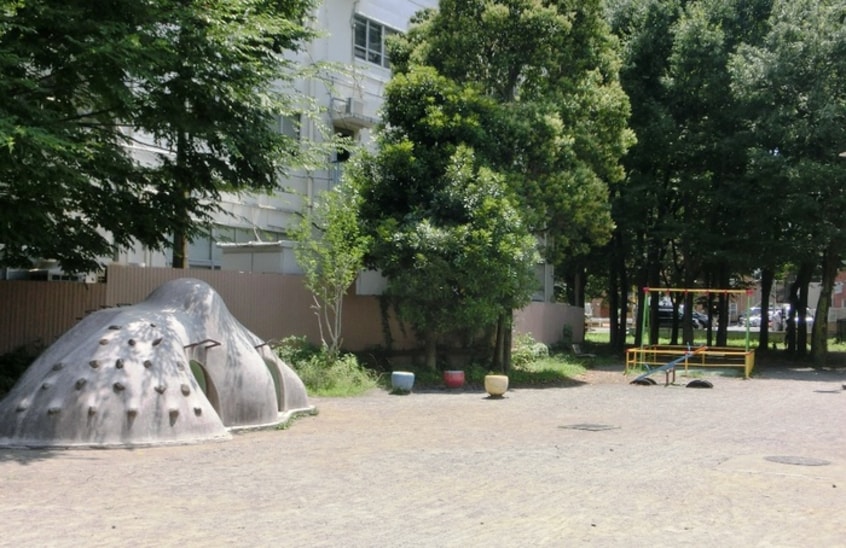 二子坂戸緑道(公園)まで532m Ｒ＆ＪⅢ