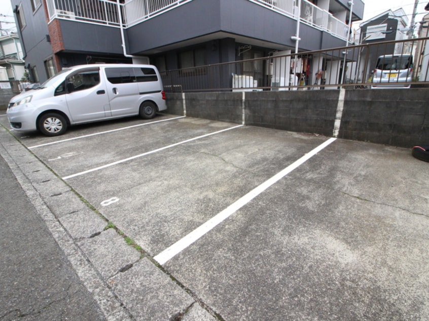 駐車場 第一ﾊｲﾑ山下