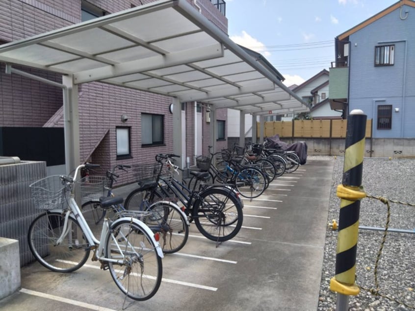 駐輪場 クレイン仲町