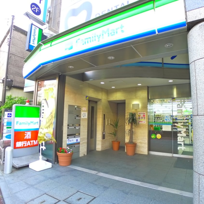 ファミリーマート(コンビニ)まで407m サルイハイツ