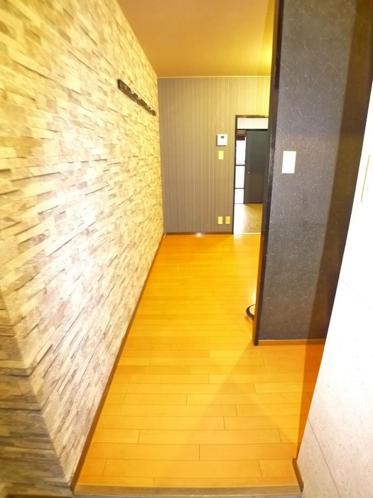 廊下 パインクレストヨシ