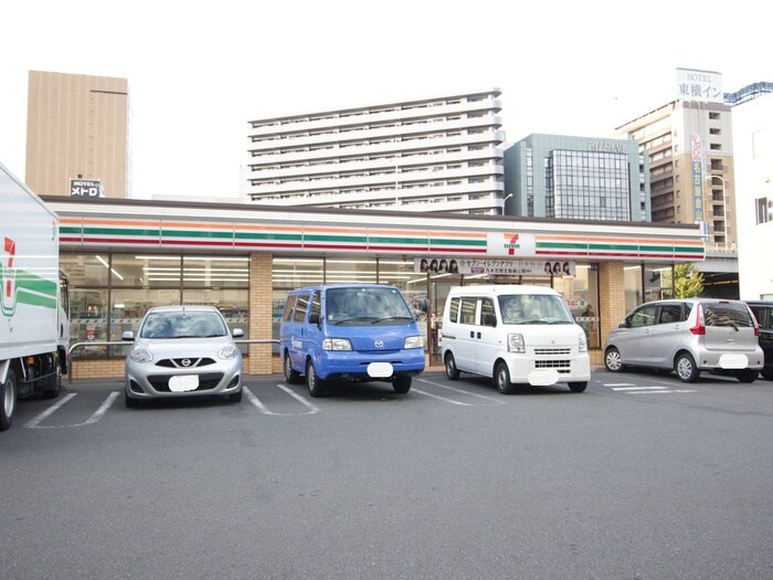 セブンイレブン新横浜1丁目店(コンビニ)まで300m クレストタップ新横浜