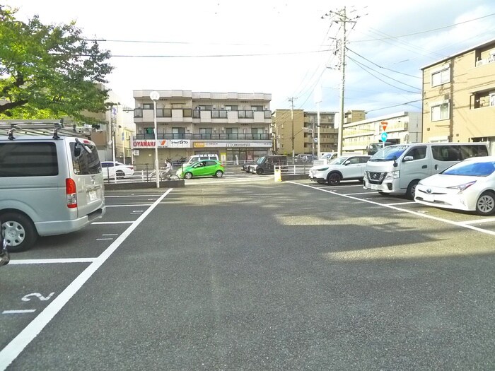 駐車場 秋山マンション