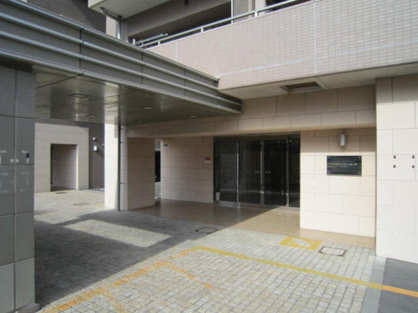 エントランス部分 ﾊﾋﾟﾈｽﾚｼﾞﾃﾞﾝｽ茅ヶ崎ｲｰｽﾄ