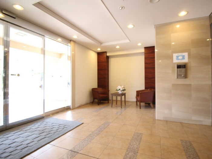 エントランス部分 ﾊﾋﾟﾈｽﾚｼﾞﾃﾞﾝｽ茅ヶ崎ｲｰｽﾄ