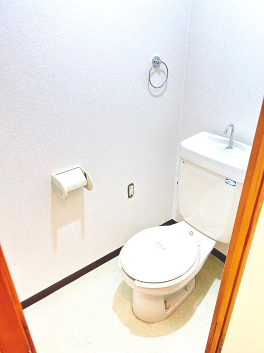 トイレ クリスタルハイムⅡ