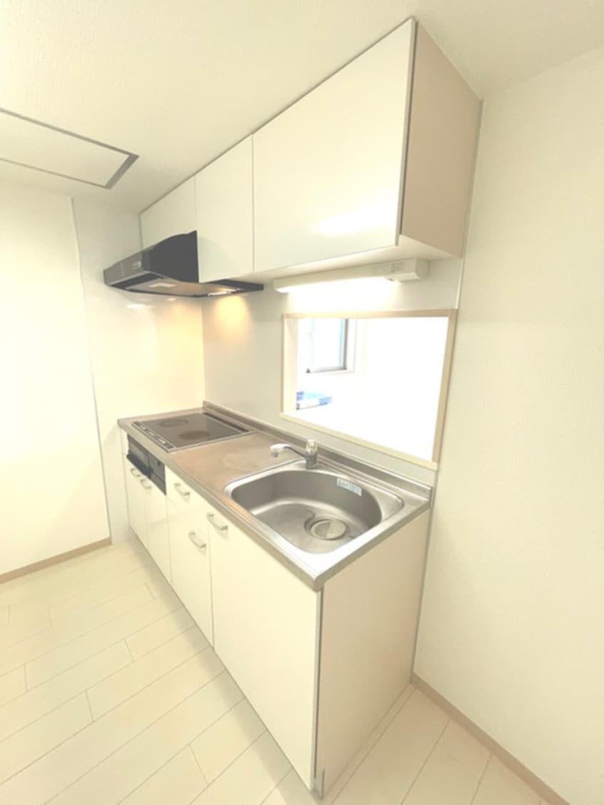 キッチン ＳＵＮ　ＣＲＥＳＴ