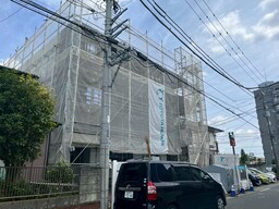 建築中