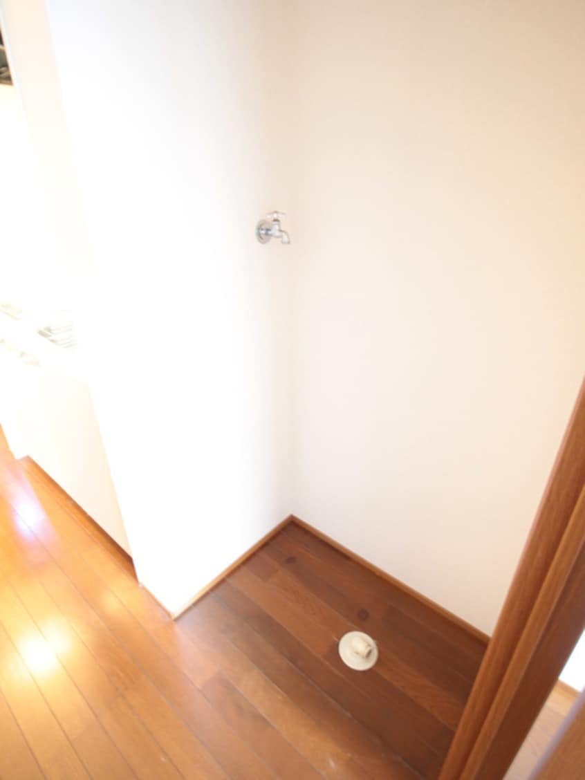 洗濯機置場 ＣＲＡＳＴＩＮＡ下北沢