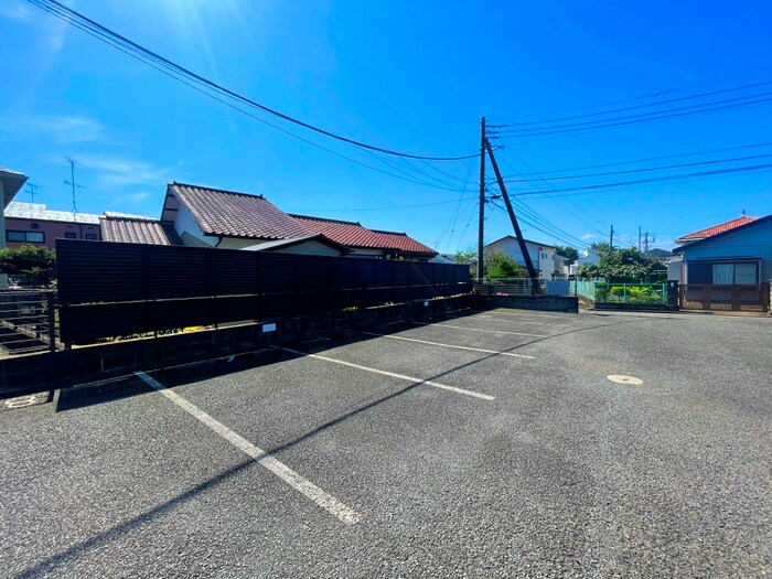 駐車場 メゾンアヴェニ－ル