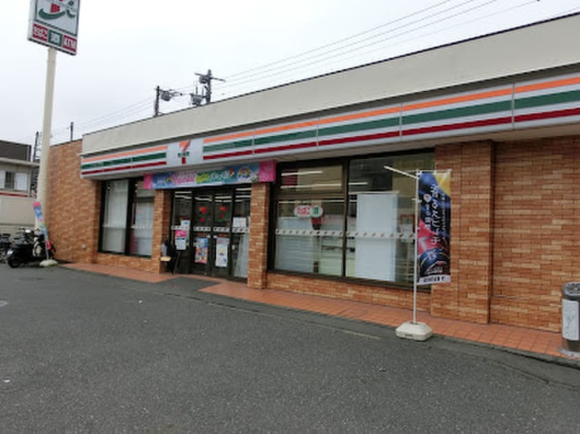 セブン-イレブン 横浜根岸３丁目店(コンビニ)まで200m Ｐｏｒｔｏ　Ｂｌｕ