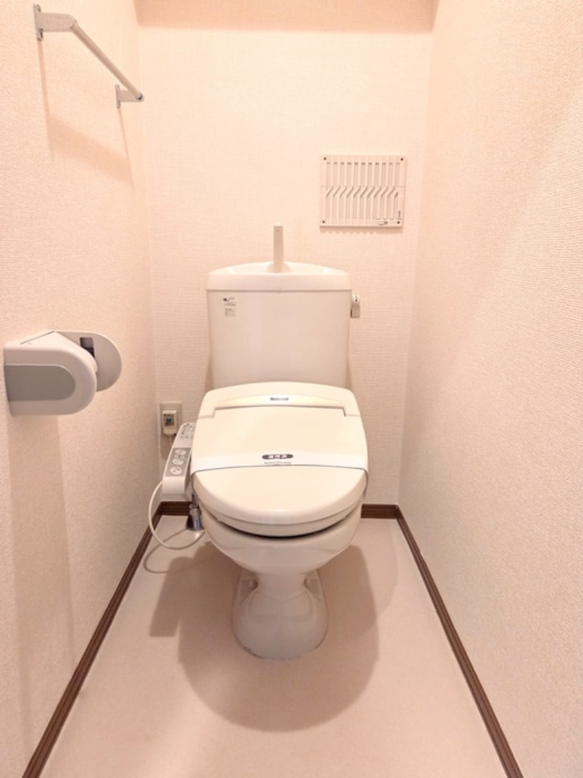 トイレ コモド八ヶ崎Ａ