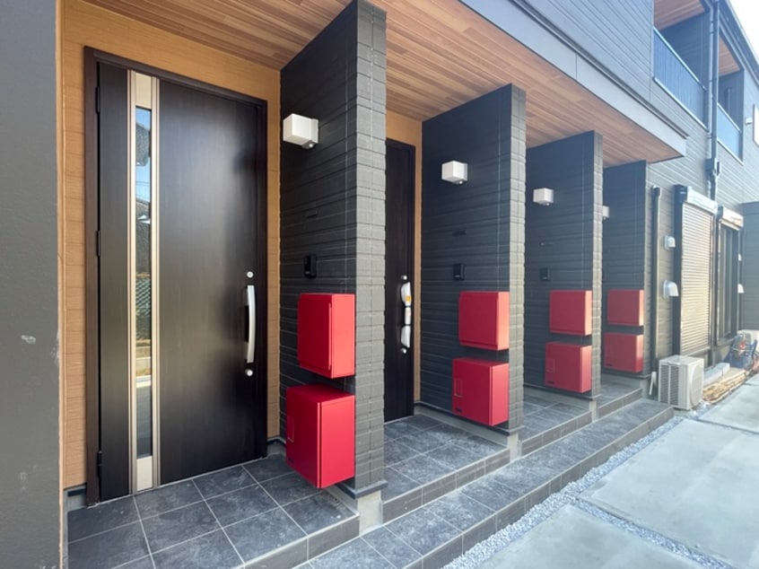 エントランス部分 リーブルファイン葛飾西水元