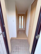 玄関 ロッソ・美園