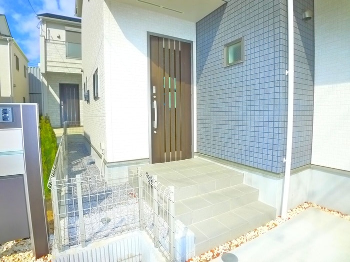 エントランス部分 BLOOMING　MAISON　6号棟